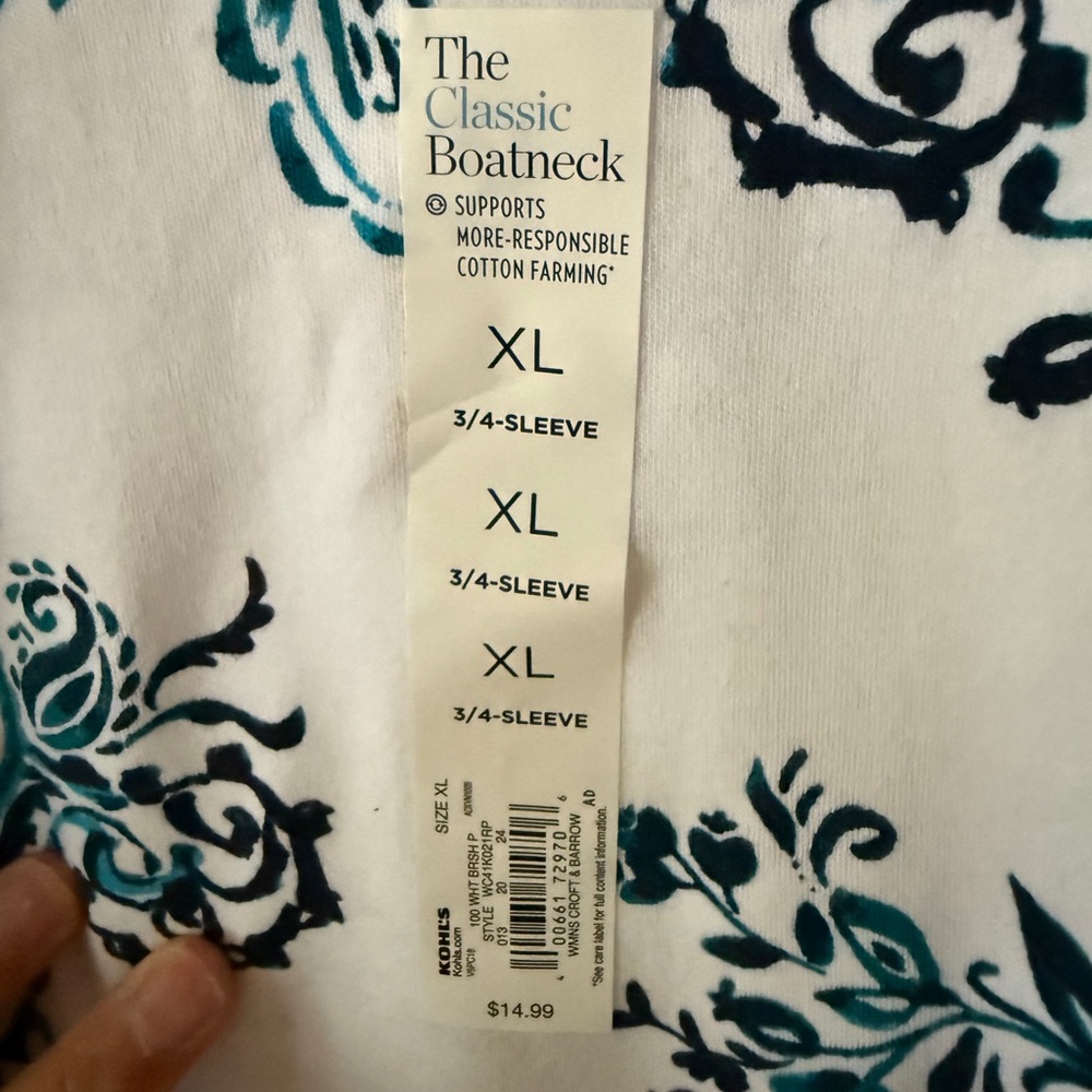 Croft & Barrow Women's White and Teal Patterned Blouse - Picture 3 of 3